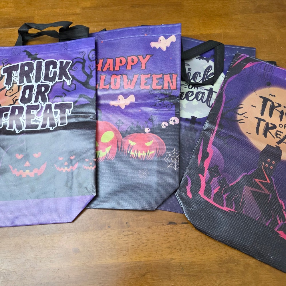 SET OF 4 Halloween Trick or Treat‎ Bags Tote Purple Holiday Party Favors